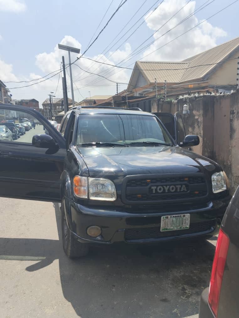 A picture of Toyota sequoia