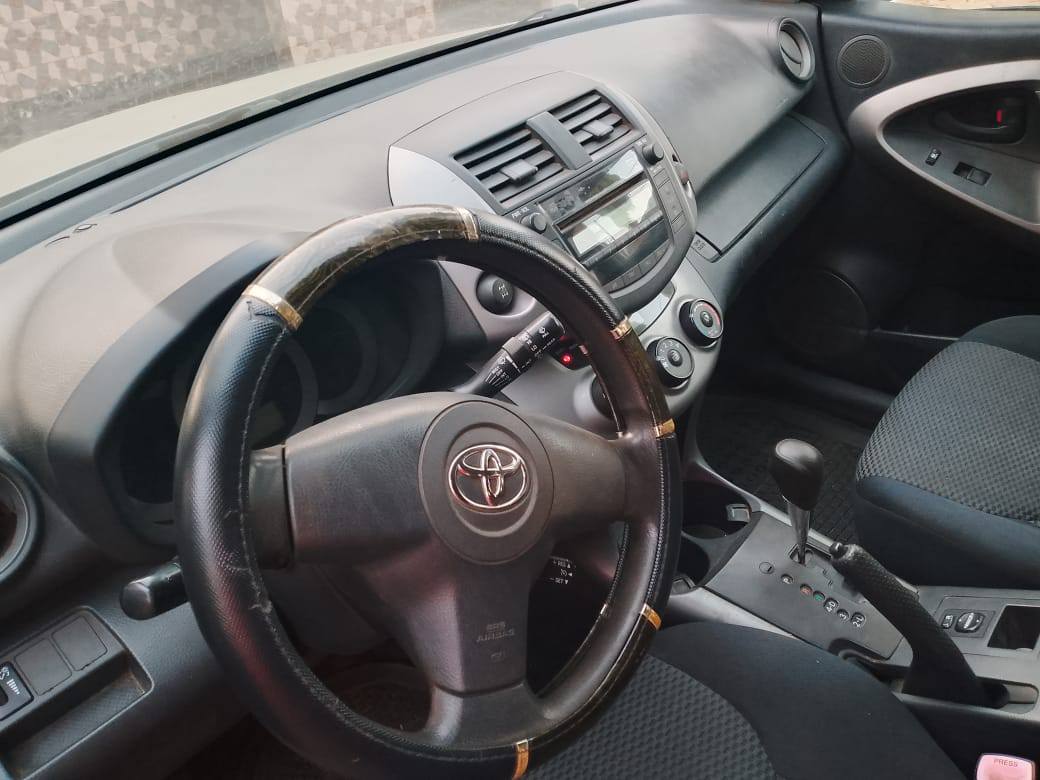 A picture of Super neatly used 2006 Rav 4 at owners house pure