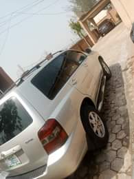 A picture of Highlander clean Nigerian use first body paint Price 3 8m