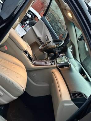 A picture of Direct Belgium 2012 toyota venza xle Fullest option Pano roof
