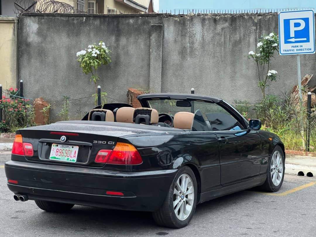 A picture of BMW 330 CI convertible