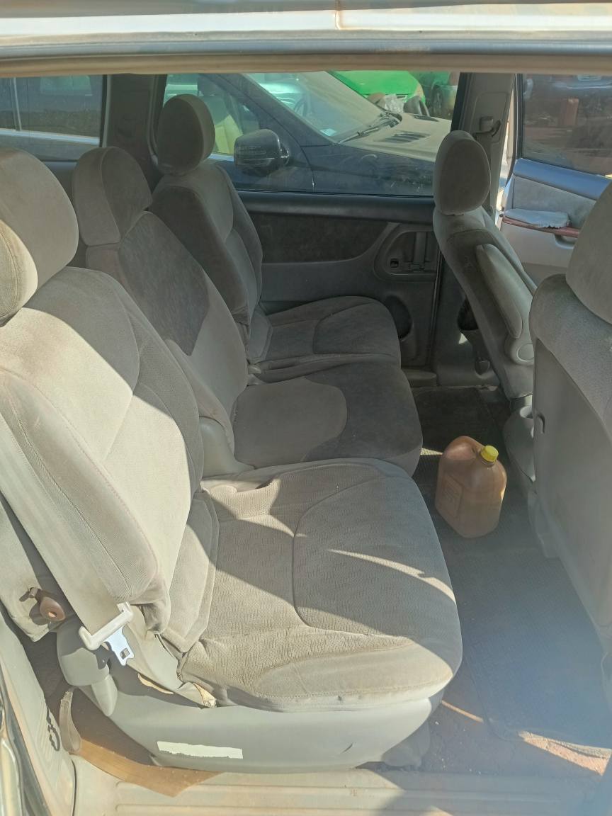 A picture of Distress my 2005 Toyota Sienna sound going for 2.750 call