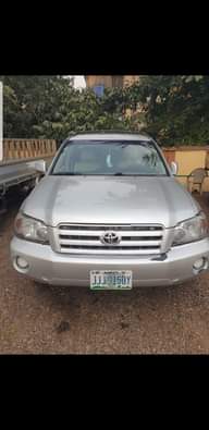 A picture of Toyota Highlander 3ROWS 2004 Condition Engine gear Ac No condition