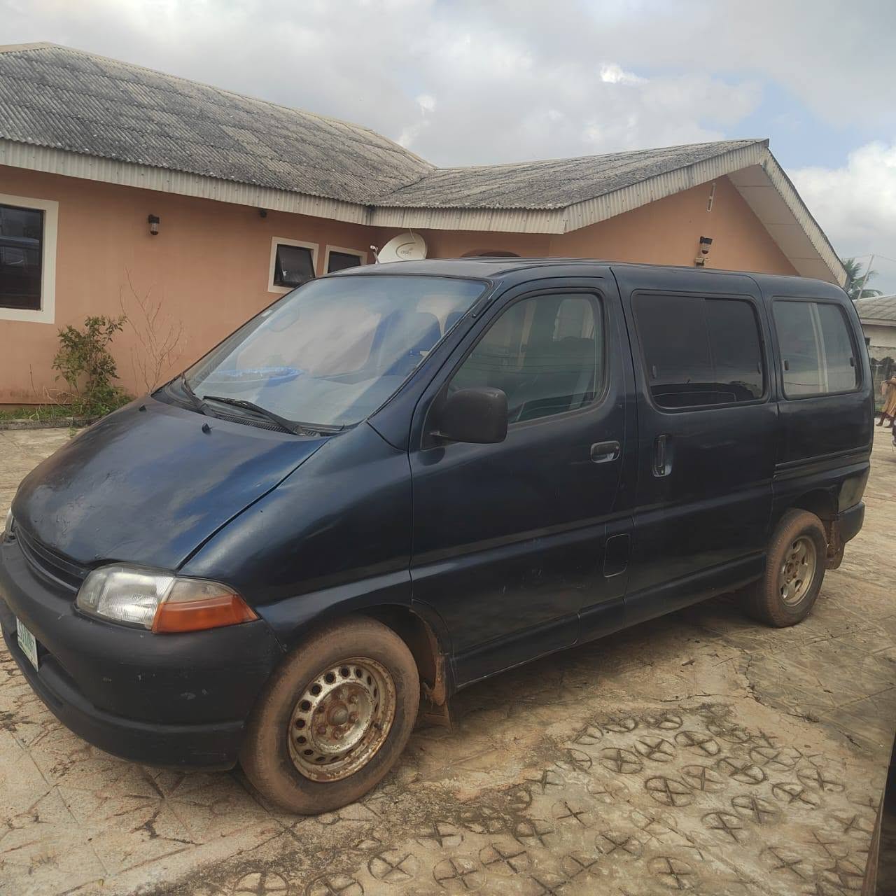 A picture of Toyota HiACE 03 automatic