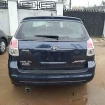 A picture of Toyota Matrix 04 first body