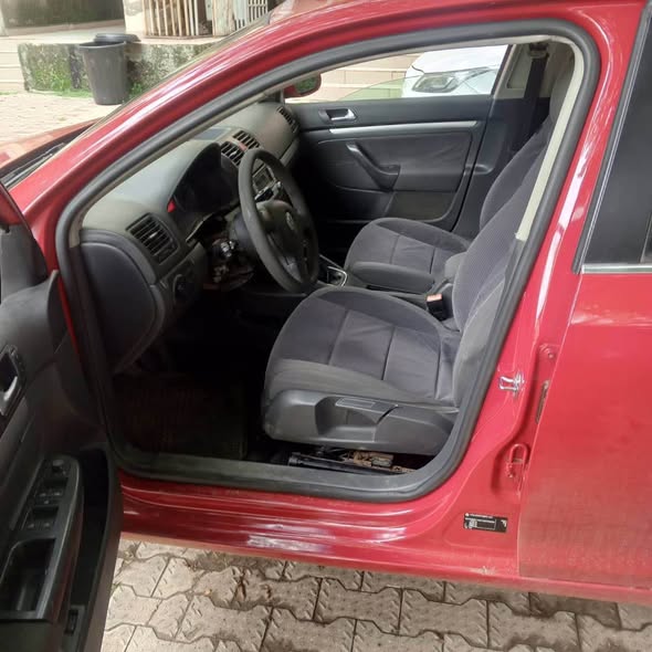 A picture of 2008 Volkswagen jetta manual