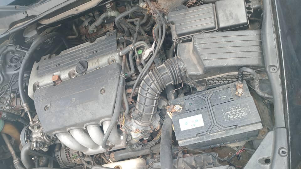 A picture of Honda accord EOD Only Ac have issue. 2.1m