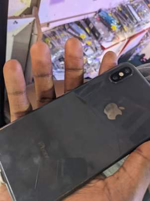 A picture of Iphone x