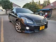 A picture of TOYOTA CROWN