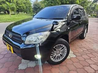 A picture of Toyoa Rav 4 DQm Price24 5 milions Engine Caoacity2360Cc 2az
