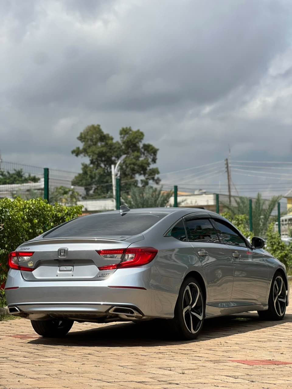 A picture of DIRECT BELGIUM HONDA ACCORD EXCELLENT CONDITION ACCIDENT FREE 2019MODEL PRI