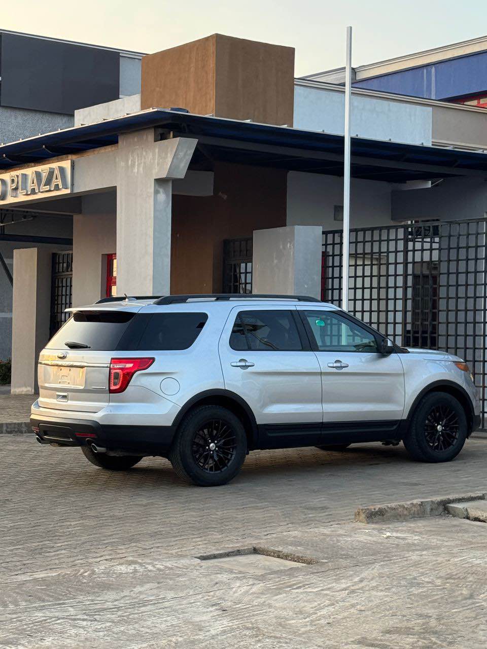 A picture of For Sale Belgium Standard 2013 14 Ford Explorer 3 Seater