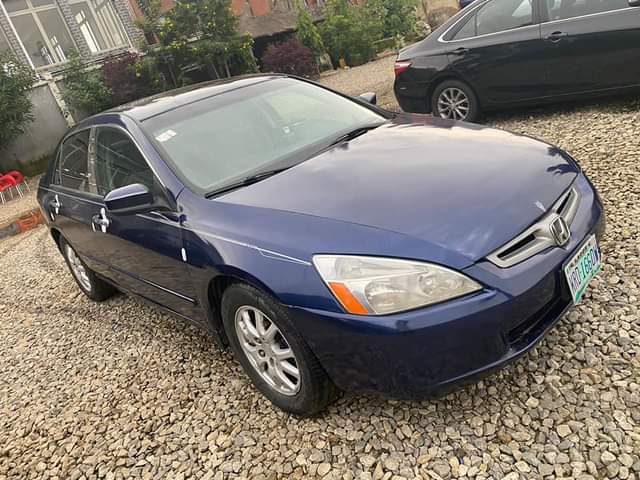 A picture of Honda Accord 2005 4plugs engine untampered gear smooth ac chilling