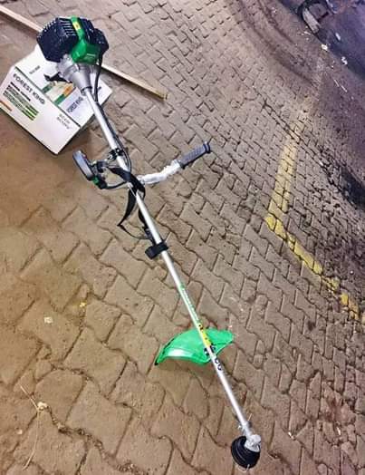A picture of Yanaka brush cutter