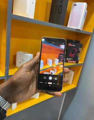 A picture of Google pixel 3axl gb 64 ram 4