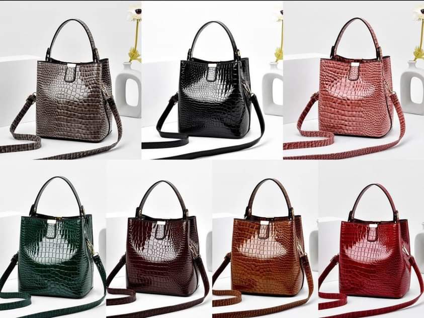 A picture of Women handbags
