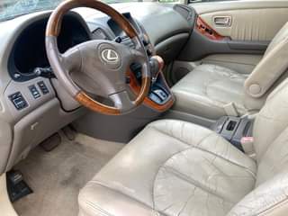 A picture of Lexus rx 300