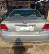 A picture of 2004 TOYOTA CAMRY