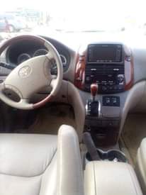A picture of 2005 Toyota Sienna XLE limited