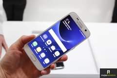 A picture of Samsung s7 flat 32g and samsung A21s 64 gb on