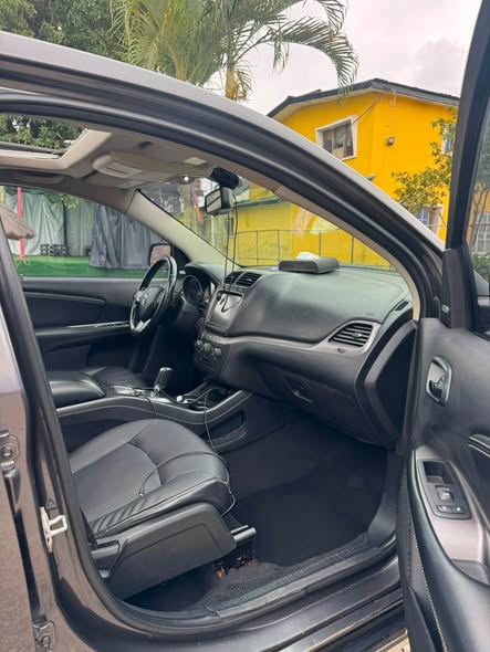 A picture of Dodge Journey 2016 Model