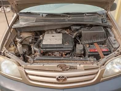 A picture of Toyota Sienna Engine and gear topnotch AC chilling First body