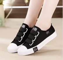 A picture of Ladies sneakers