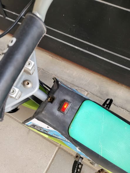 A picture of Razor electric bike sx350 8 age