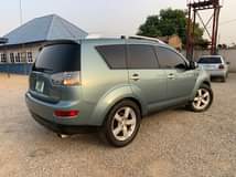 A picture of Mitsubishi Outlander 2008
