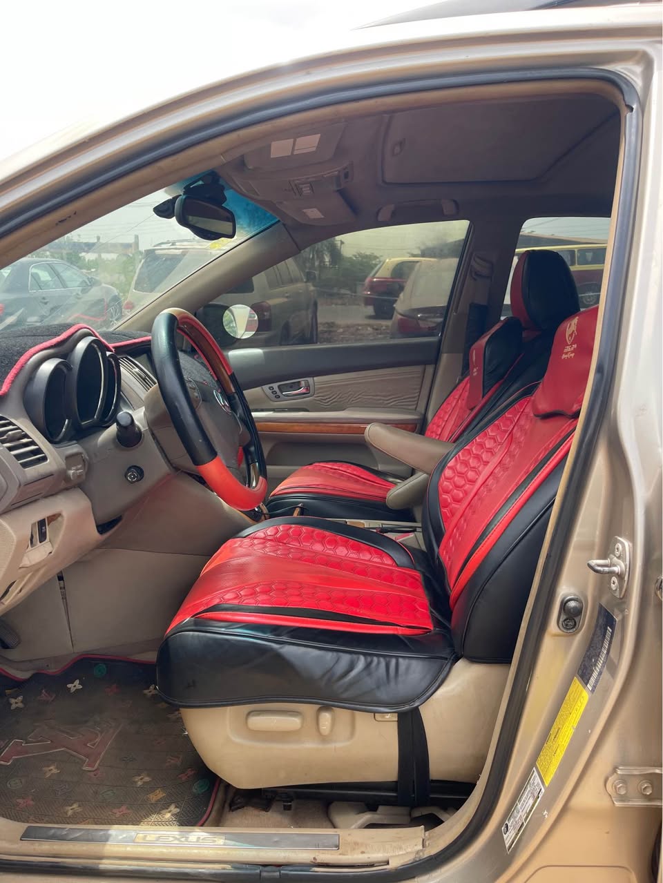 A picture of LEXUS RX330 2005