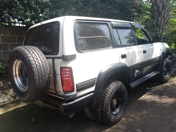 A picture of Toyota Land Cruiser VX Safari car Automatic Diesel Engine For