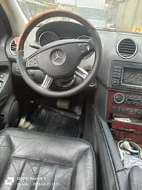 A picture of Awoof Awoof Awoof Awoof 2009 ML 500 Benz First body