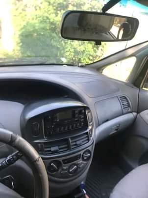 A picture of Toyota Previa 2000