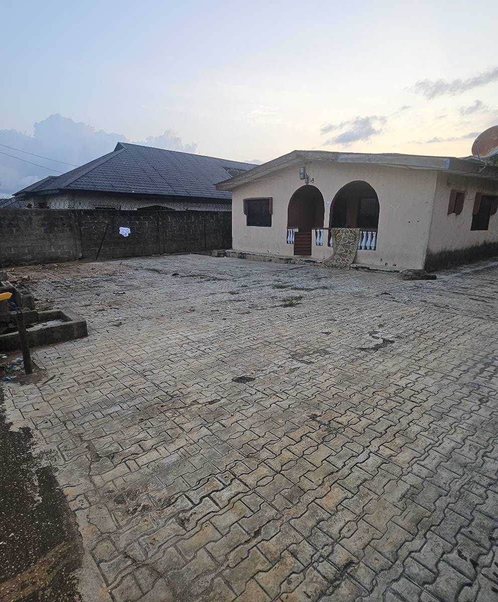 A picture of Building CELE BUS STOP ALONG ITAMAGA ROAD IKORODU LAGOS Price