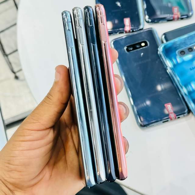 A picture of SAMSUNG GALAXY S10e