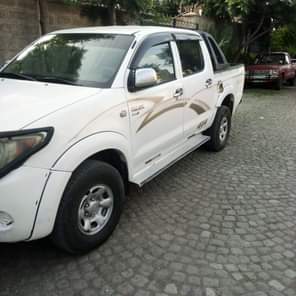 used toyota hilux