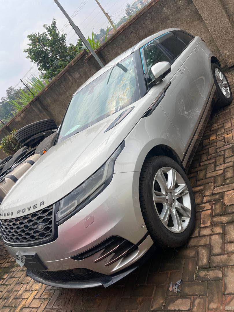 A picture of 2018 RANGE ROVER VELAR PETROLCALL 07094466720765424123
