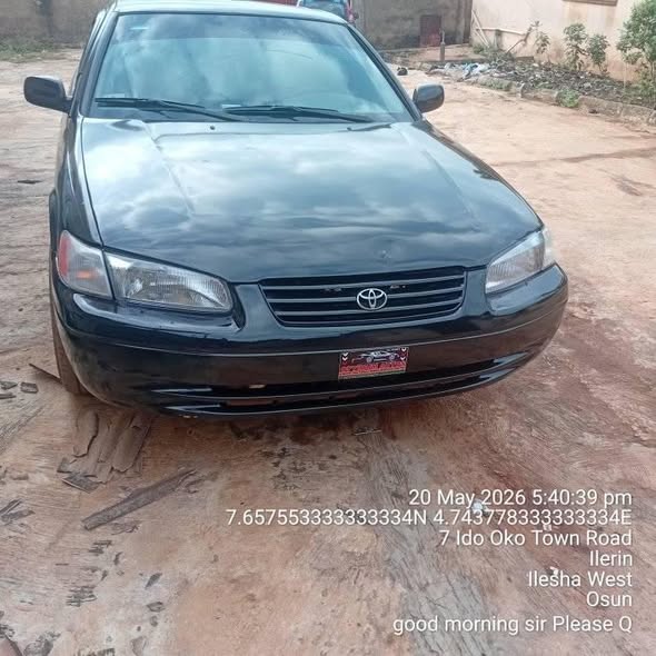 A picture of Toyota camry 2 2
