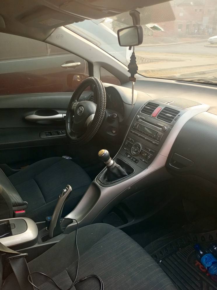A picture of Toyota auris