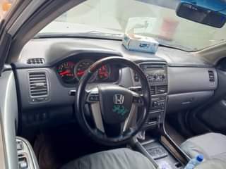 A picture of Honda pilot