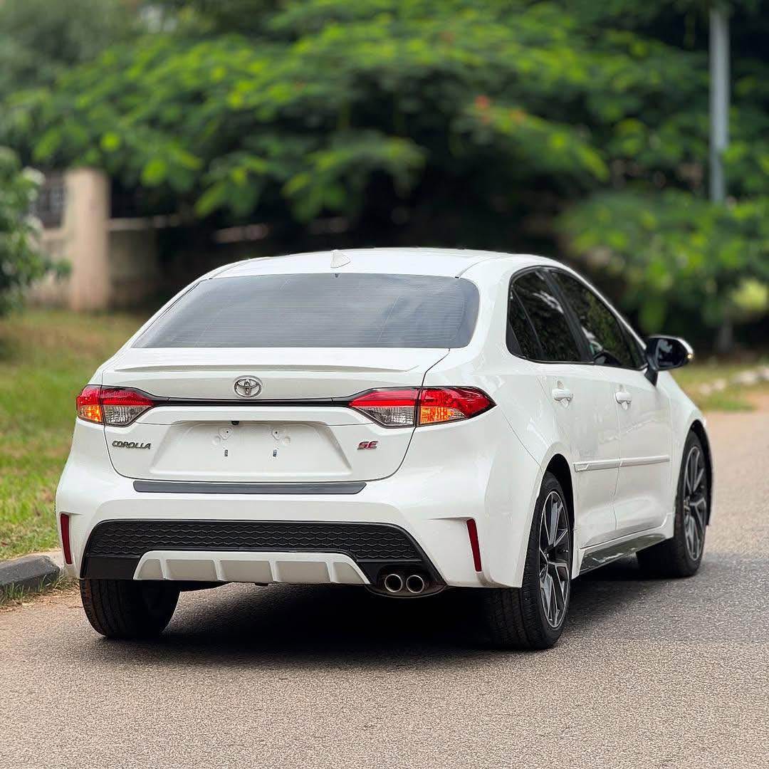 A picture of  FOR SALE FOREIGN USED TOYOTA COROLLA SE 2020 28