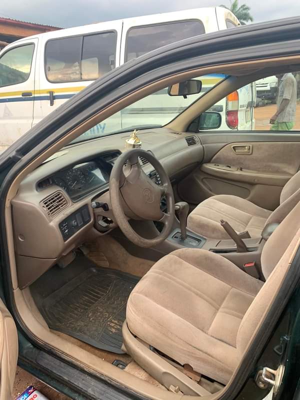 A picture of 1999 Toyota camry Tiny light for sale Engine is Gear
