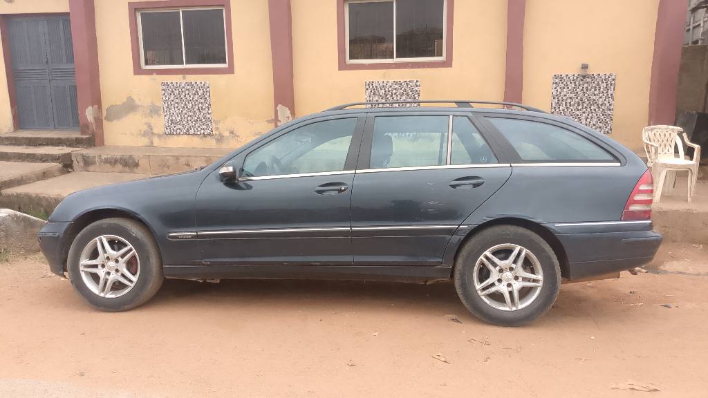 A picture of Car