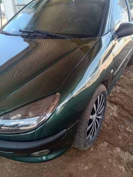 A picture of 2003 Peugeot 206