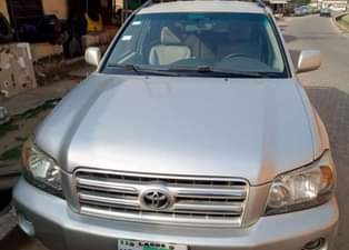 A picture of Toyota Highlander 2005