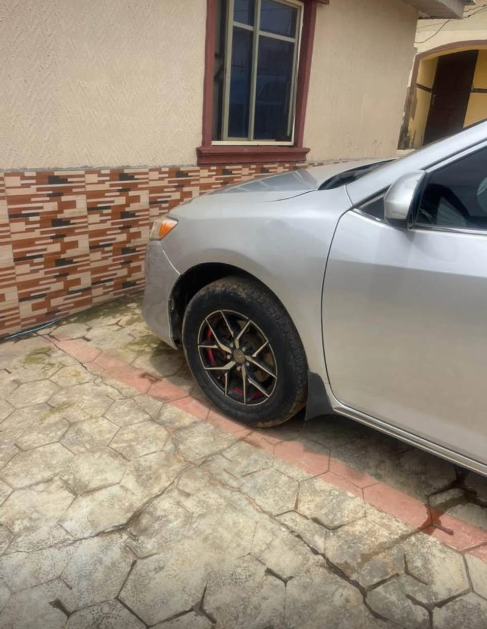 A picture of Toyota Camry 2012