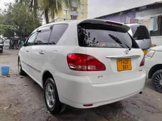 A picture of TOYOTA IPSUM Bei million 4 8