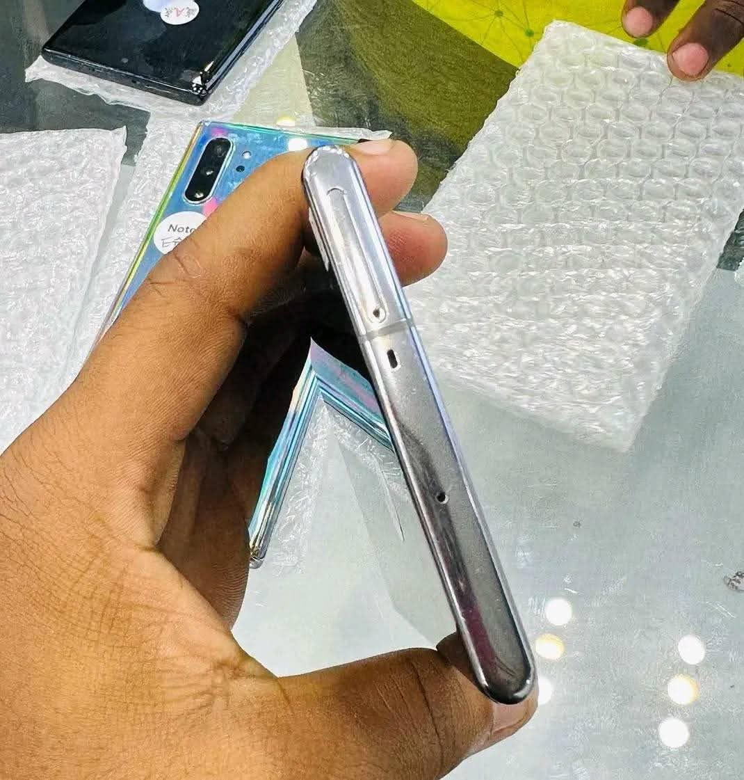 A picture of Samsung note 10 plus