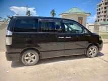 A picture of TOYOTA NOAH