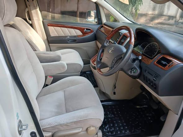 A picture of Toyota Alphard